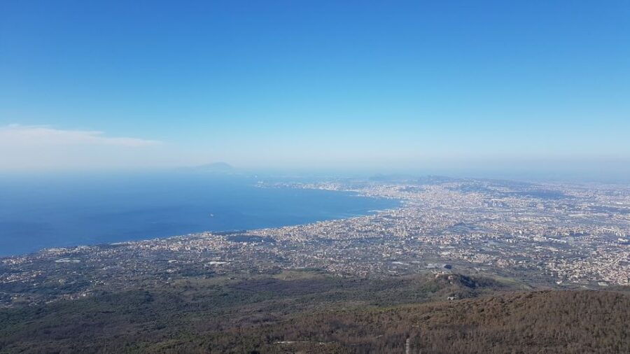 naples-pompeii-herculaneum-and-vesuvius-tour-by-minivan