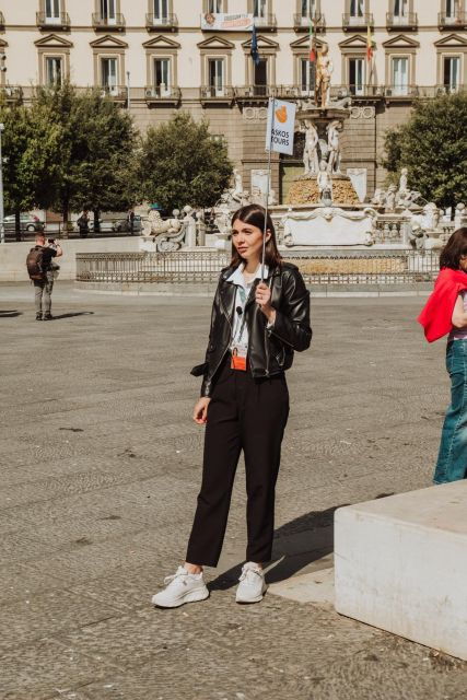 naples-royal-palace-and-spanish-quarters-small-group-tour