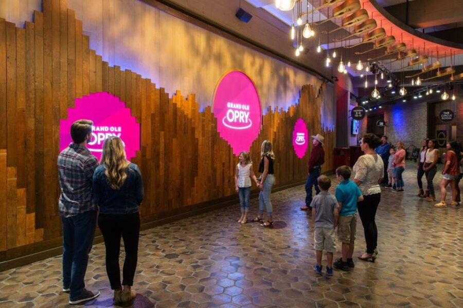 nashville-grand-ole-opry-backstage-tour