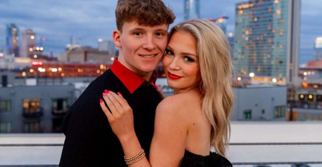 Nashville: Romantic Couples Photoshoot With Champagne