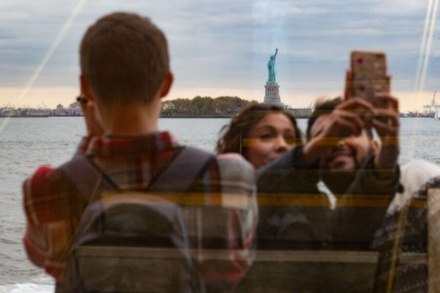 new-york-city-guided-highlights-bus-tour-and-ferry-ride