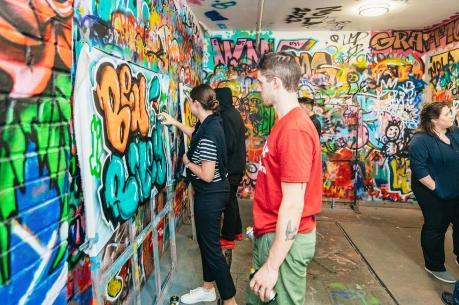 NYC: Brooklyn Graffiti Workshop With Local Artist