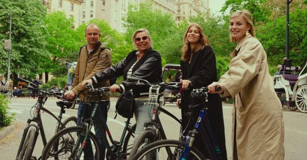 NYC: Central Park Guided Bike Tour