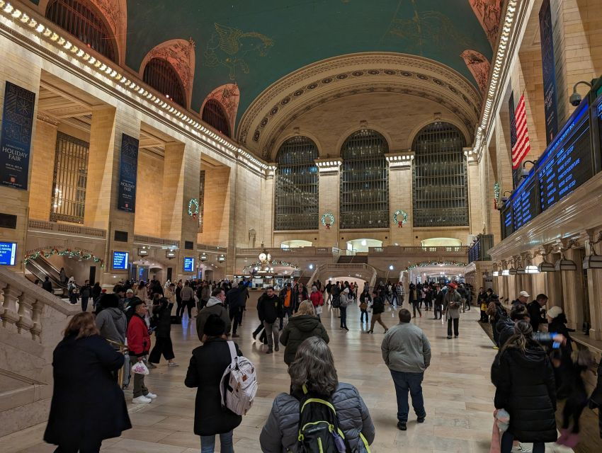 nyc-holiday-lights-guided-bus-tour