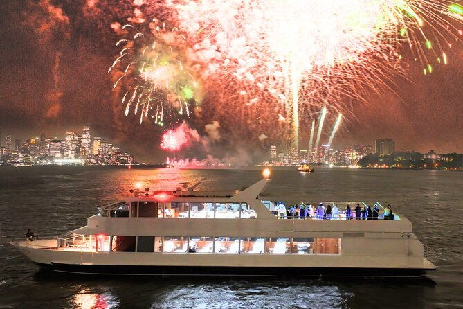 nyc-new-years-eve-dinner-cruise-with-music-and-open-bar