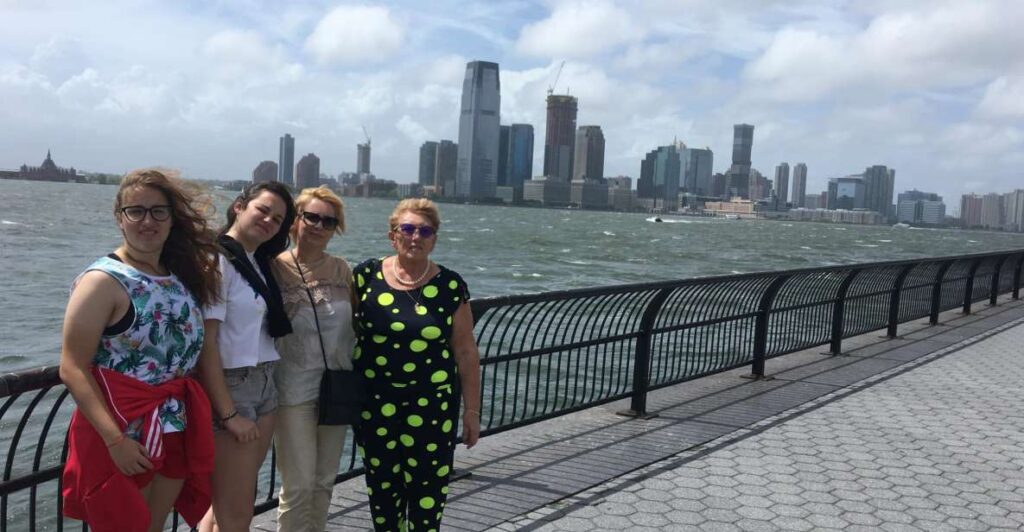 NYC: Private Personalized Tour With Driver and Guide