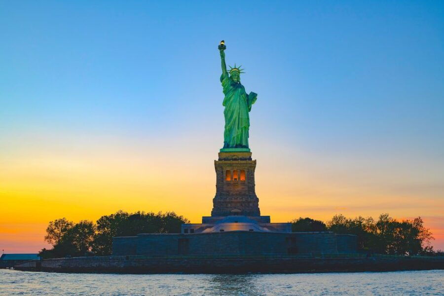 NYC: Private Sailing Tour to Statue of Liberty