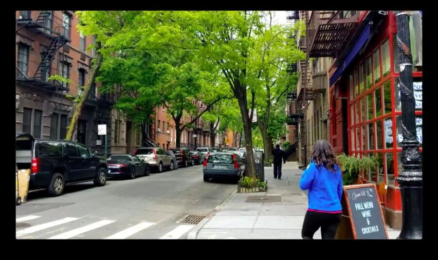 NYC: Virtual Friends Tour (On Location Tours)