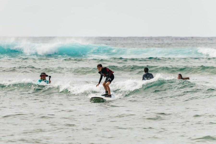 Oahu: Beginner-Friendly Waikiki Beach Surfing Lesson