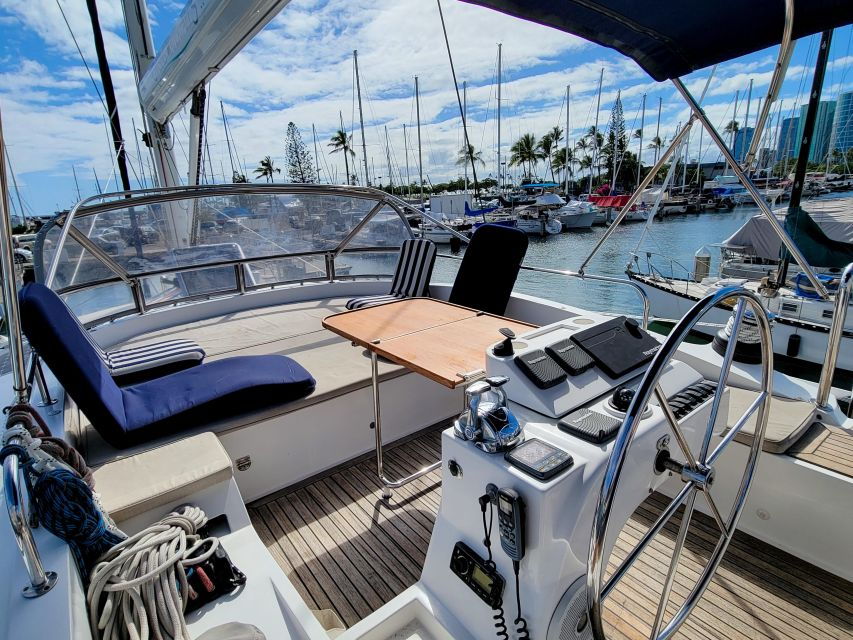 Oahu: Luxury 50 Catamaran Cruise With Snorkeling and Sunset