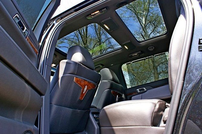 One-Way Private Meet and Greet Midway Airport Transfer by Sedan
