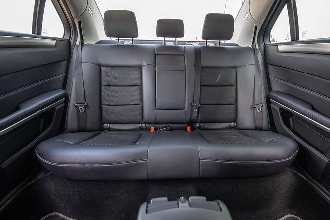 one-way-transfer-by-sedan-from-seville-airport-to-hotel-in-seville-center