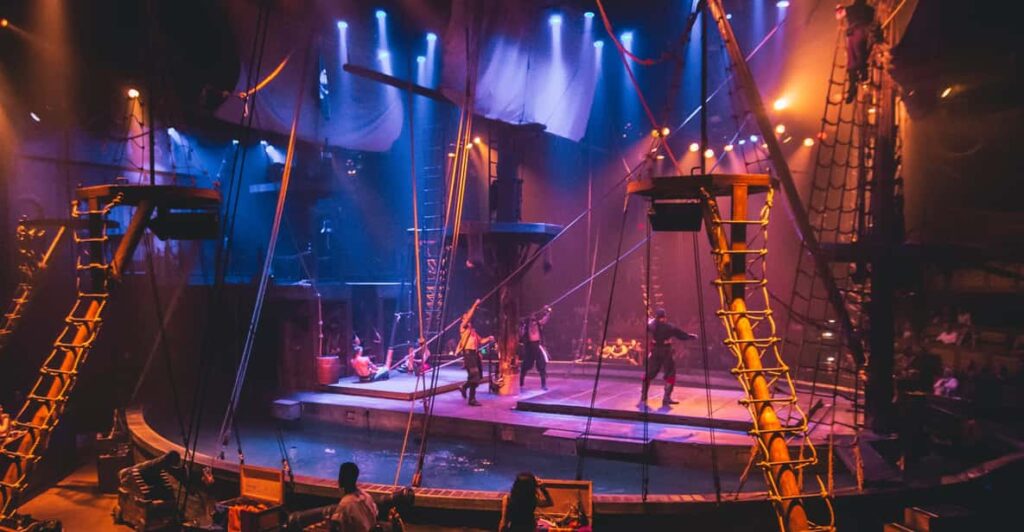 Orlando: Pirates Adventure Dinner Show With Drinks