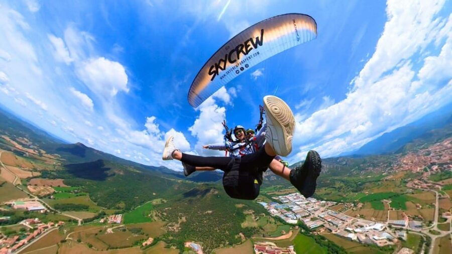 paragliding-experience-the-magic-of-flying-near-barcelona-report-included