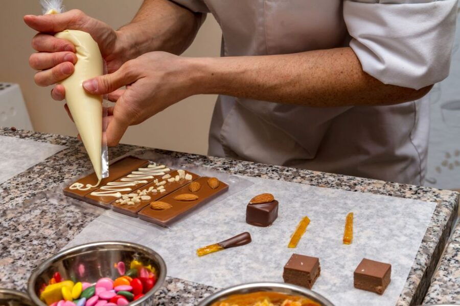 paris-45-minute-chocolate-making-workshop-at-choco-story