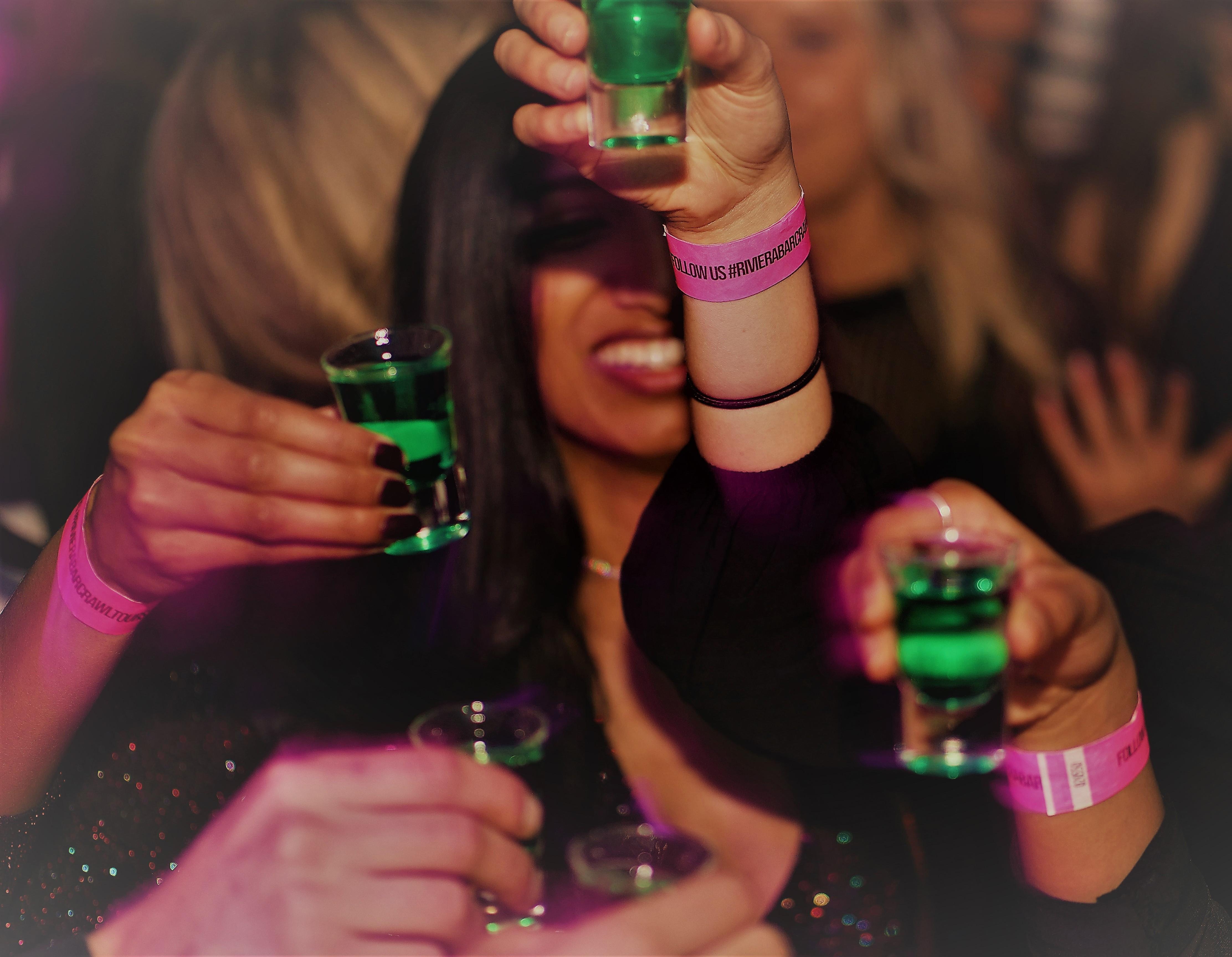 paris-bastille-quarter-pub-crawl-free-shots-club-entry