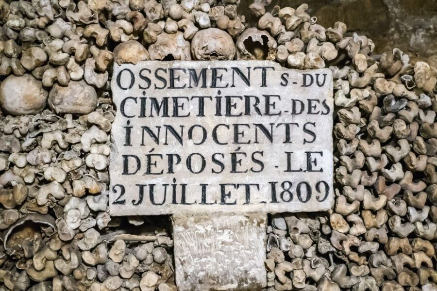 paris-catacombs-restricted-access-tour