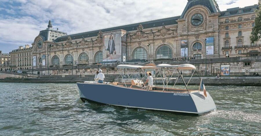 paris-exceptional-private-cruise-aboard-electric-boats