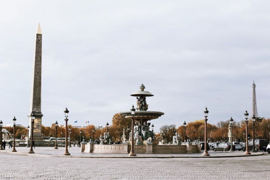 paris-guided-tour-from-notre-dame-to-champs-elysees