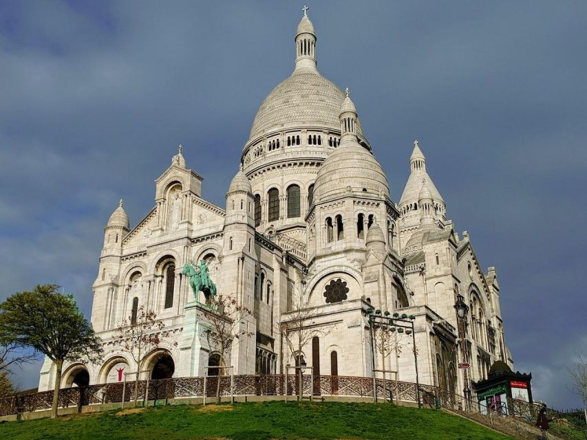 paris-montmartre-sacre-coeur-tiny-group-tour