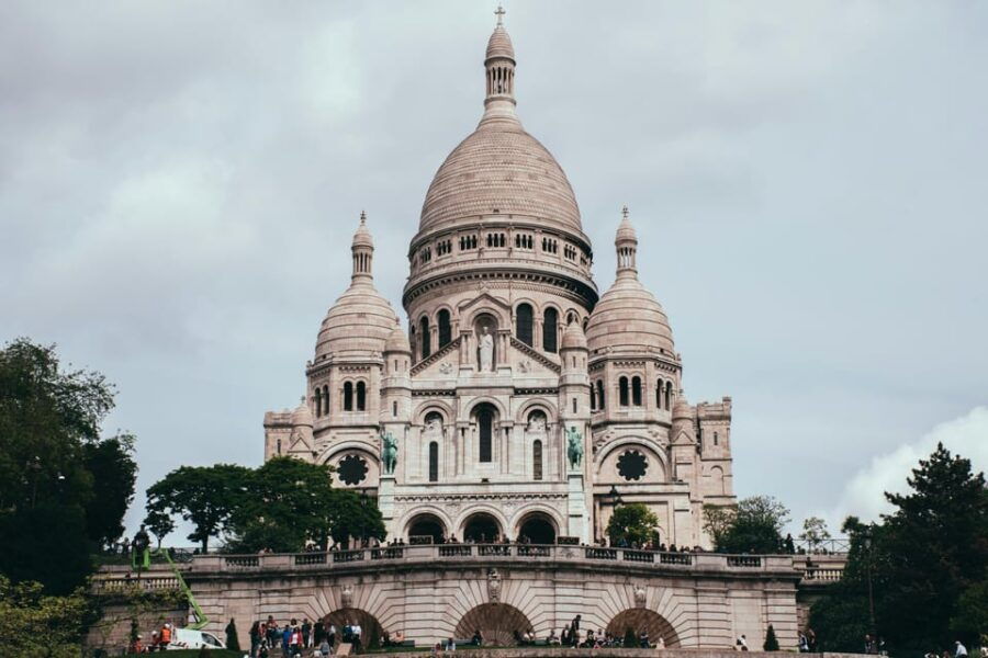 paris-montmartre-walking-tour-with-official-local-guide