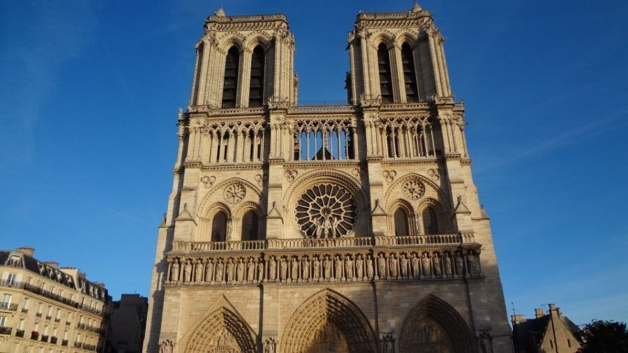 paris-notre-dame-exterior-private-tour