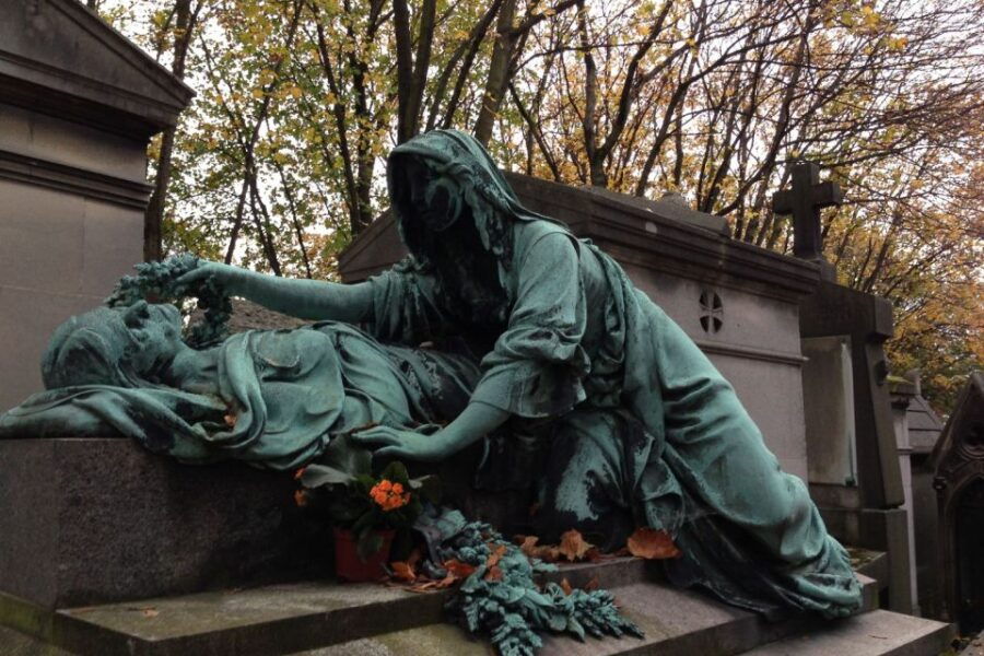 paris-pere-lachaise-cemetery-walking-tour