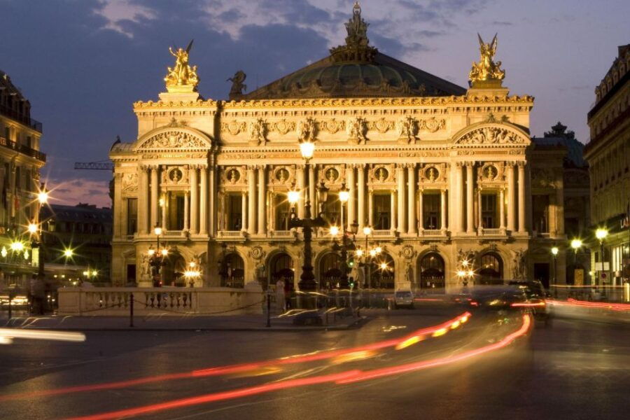 paris-private-night-tour-with-driver-for-3-people