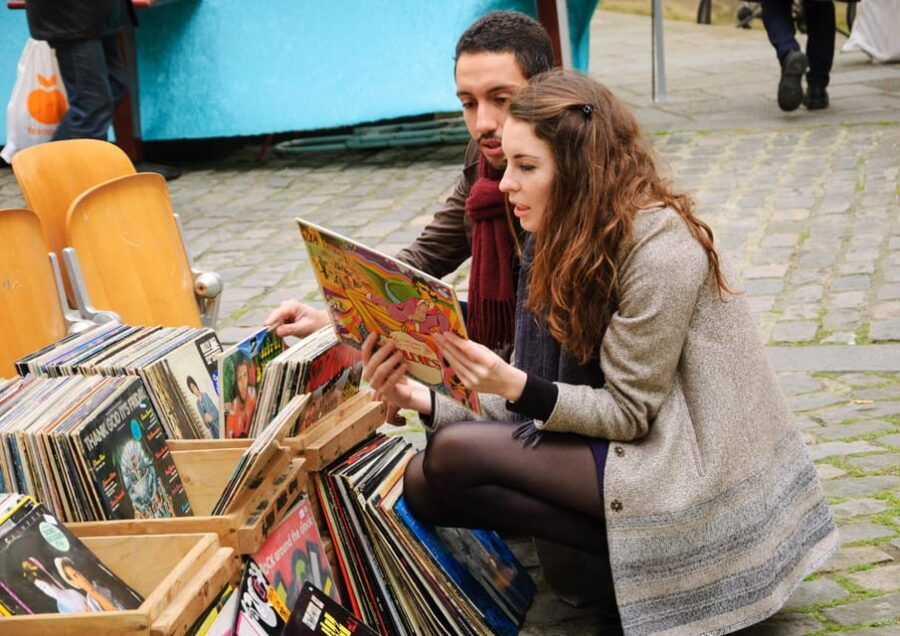 paris-saint-ouen-flea-market-guided-tour