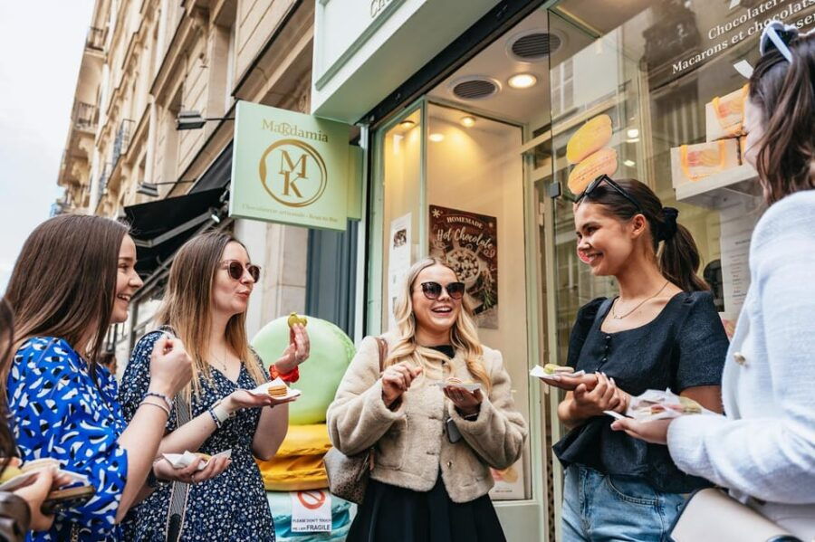 paris-seine-cruise-and-macaron-tasting-by-the-eiffel-tower