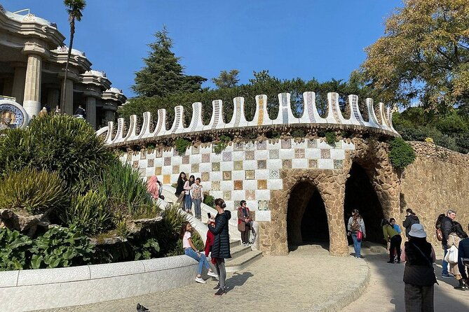 park-guell-guided-tour-in-barcelona
