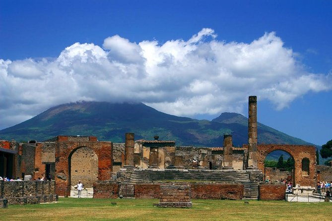 pompeii-ruins-positano-and-sorrento-full-day-tour