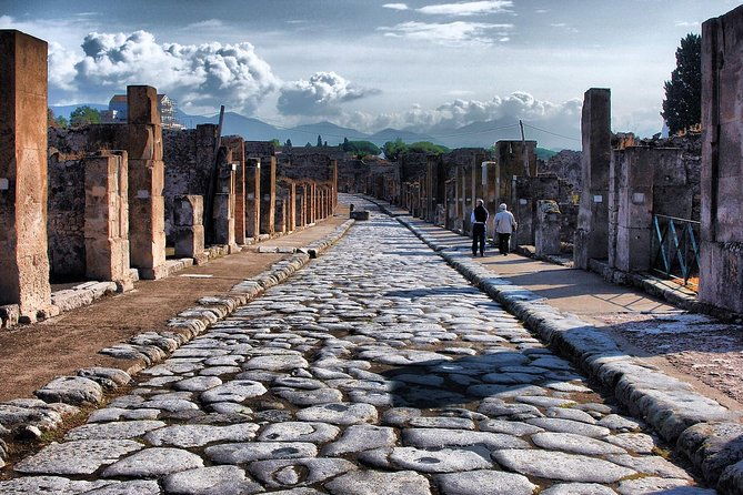 pompeii-ruins-wine-tasting-with-lunch-on-vesuvius-with-private-transfer
