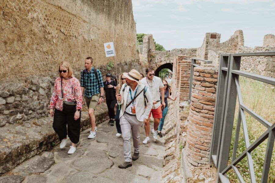 pompeii-small-group-tour-with-transportation-from-naples