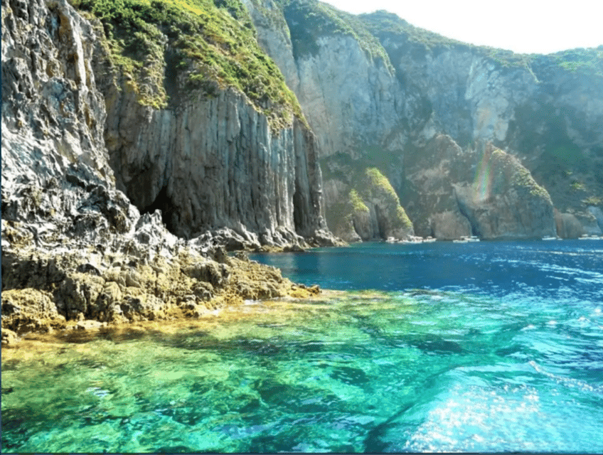 ponza-palmarola-boat-tour-with-lunch-on-board