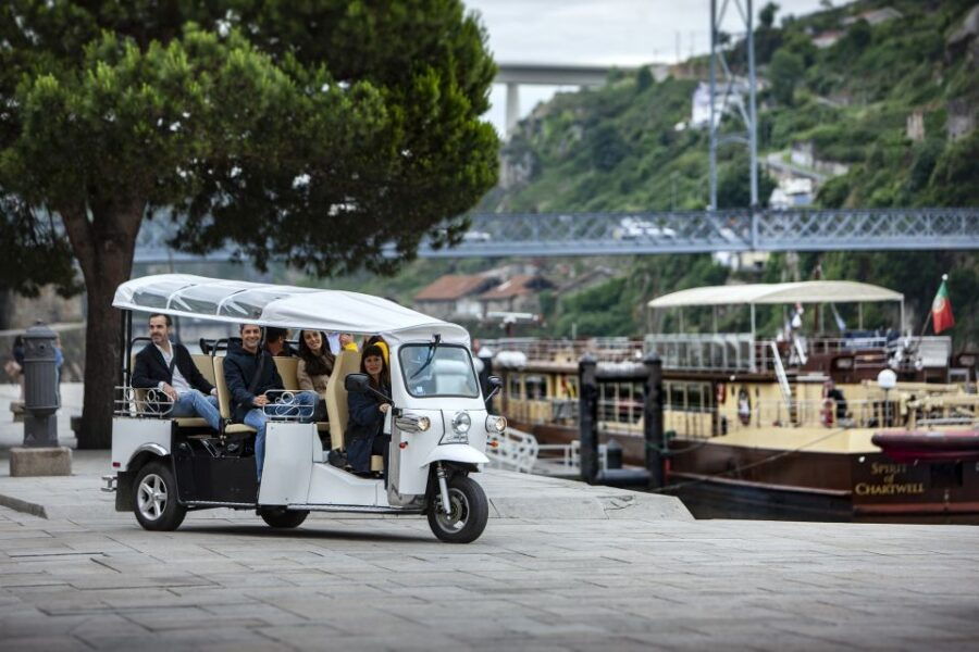 porto-city-to-the-ocean-tuk-tuk-tour