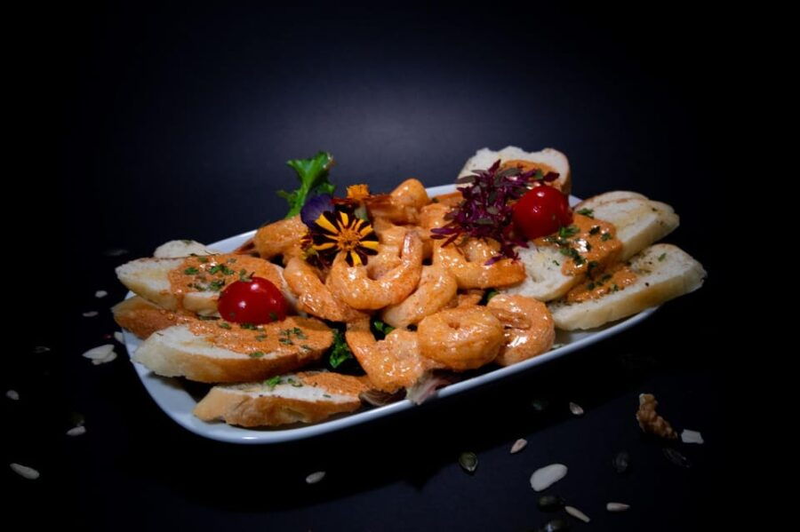 porto-dinner-with-cabaret-pole-shows