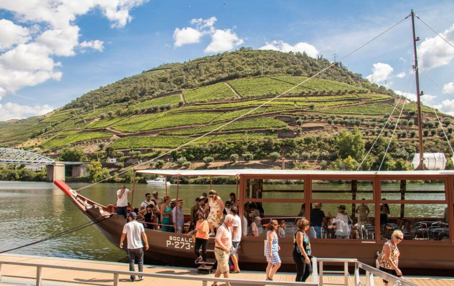 porto-douro-valley-wine-history-tour-with-cruise-lunch