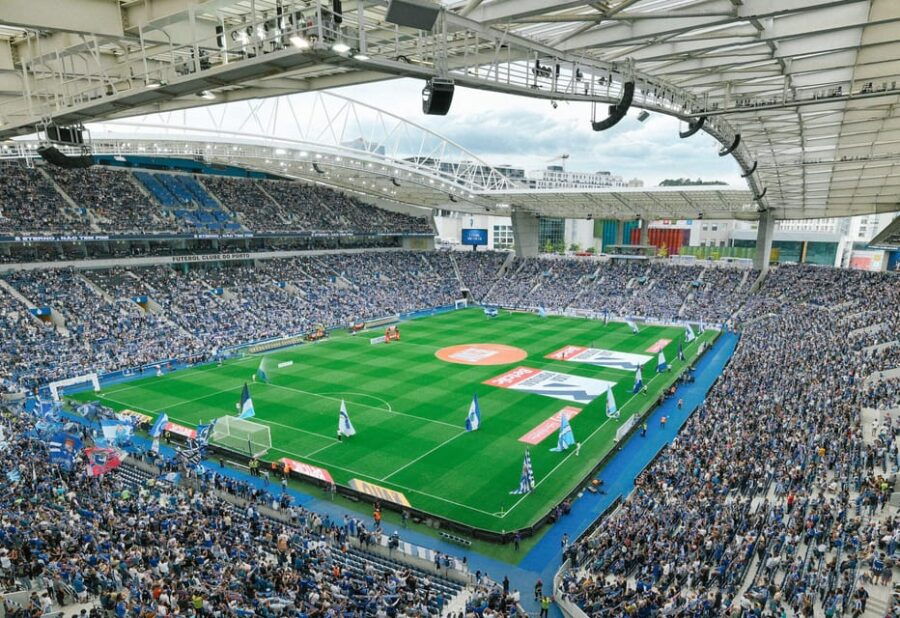 porto-join-a-fc-porto-game-with-a-local-fan