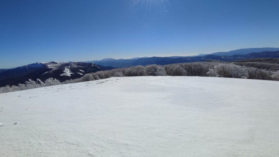 potenza-guided-mountain-walking-tour-with-snowshoes