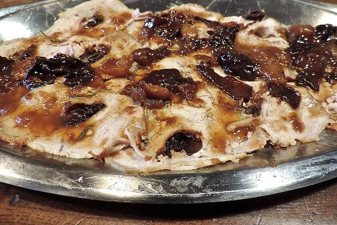 private-authentic-dining-experience-in-a-tuscan-villa-with-simona