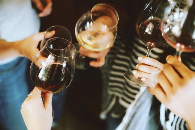 private-barcelona-walking-tour-wine-tasting-tapas-dinner