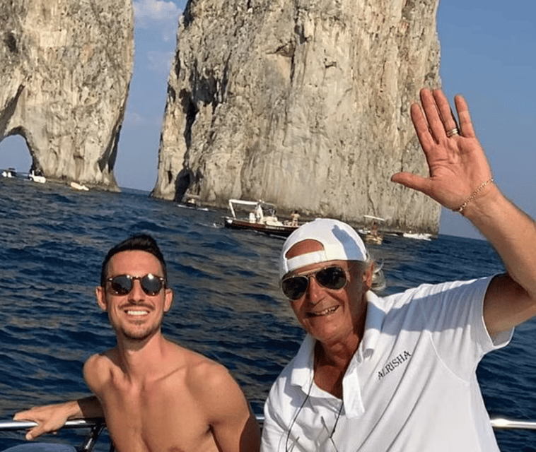 private-boat-trip-to-capri-with-aperitif-included-2