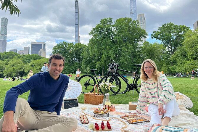 private-central-park-bike-tour-and-luxurious-picnic