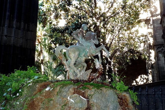 private-family-experience-dragon-tour-in-barcelona-for-kids