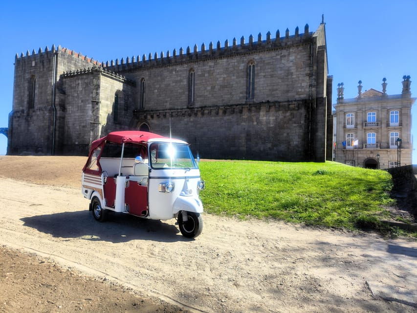 private-half-day-tuktuk-tour-all-around-vila-do-conde