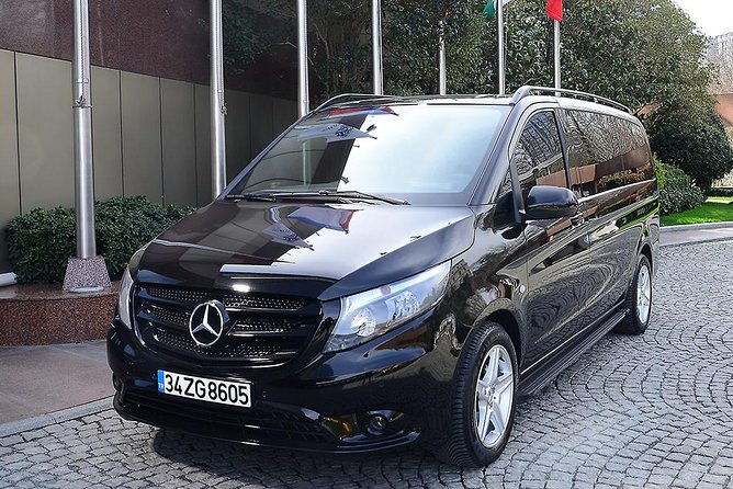private-istanbul-guided-tour-with-dlx-van-fullday