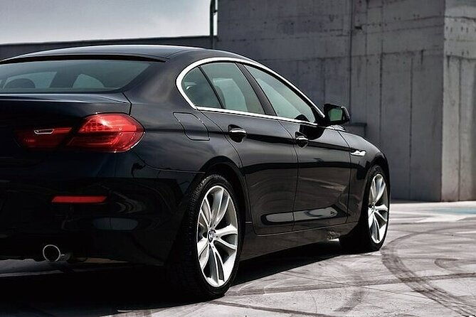 Private One-Way Transfer From Los Angeles Airport to Los Angeles