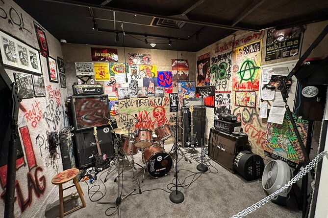 private-rock-n-roll-museum-tour-in-vegas