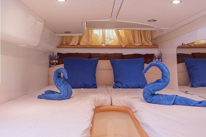 private-romantic-dinner-on-a-yacht-1-night-for-2-people